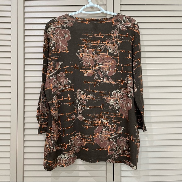 alc At Last Women's Knit Top Sz 1X Brown Floral Sequins City Look 3/4 Sleeves - Picture 4 of 6